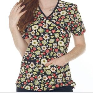 NWT Women’s XL Rose Green Floral Scrubfinity PerformX Stretch Scrub Top